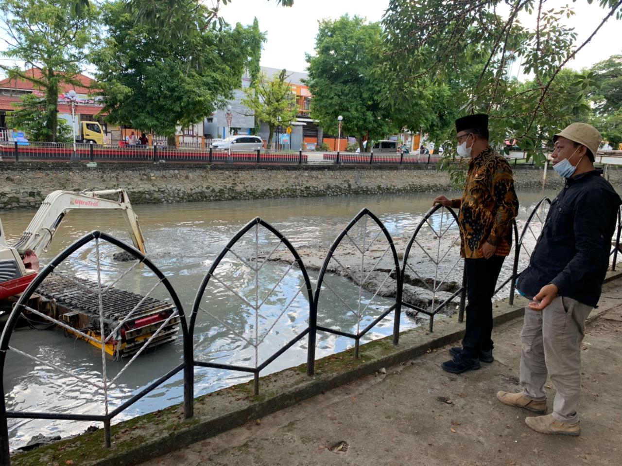 Normalisasi Sungai Singkawang di Taman Burung.