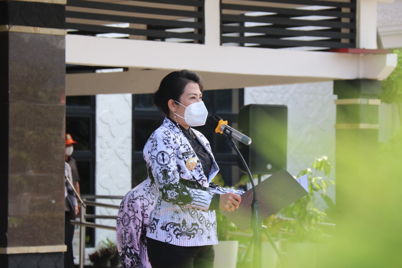 Pemkot Singkawang adakan Upacara Peringatan HUT PGRI ke-76 dan HGN 2021