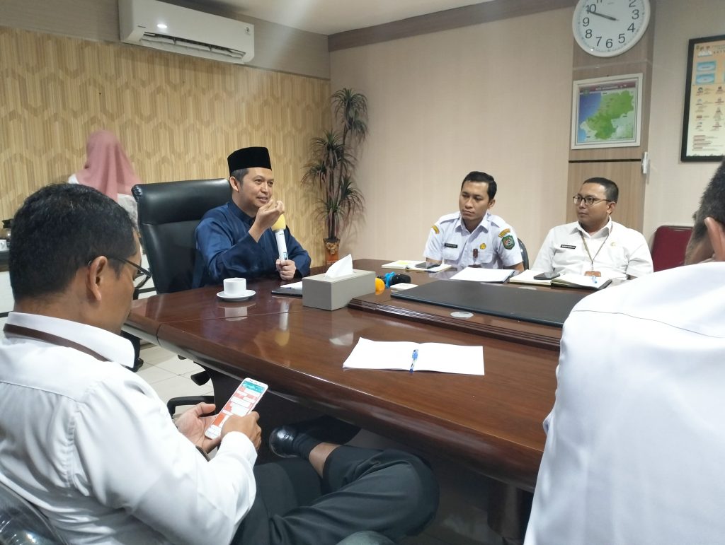 Pj. Sekda Aulia Candra Pimpin Rapat Persiapan Pembentukan UPT - LDPT Kota Singkawang