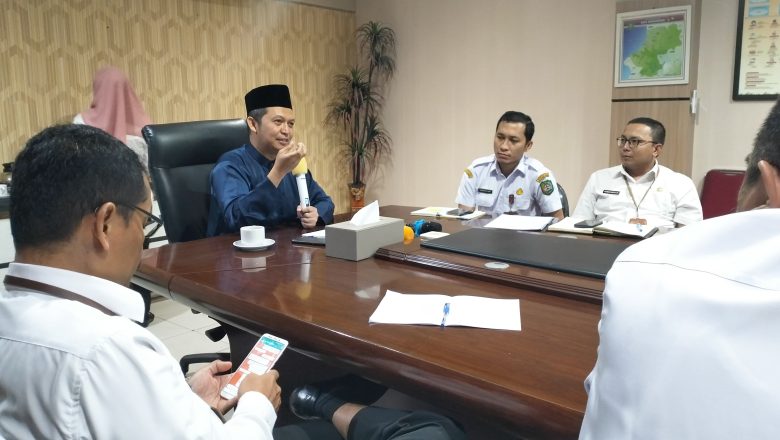 Pj. Sekda Aulia Candra Pimpin Rapat Persiapan Pembentukan UPT – LDPT Kota Singkawang