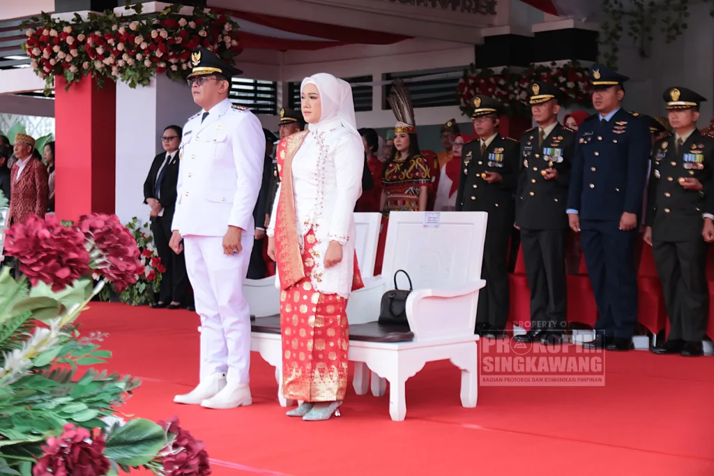 Muhammadin dan Istri Upacara HUT RI ke-80
