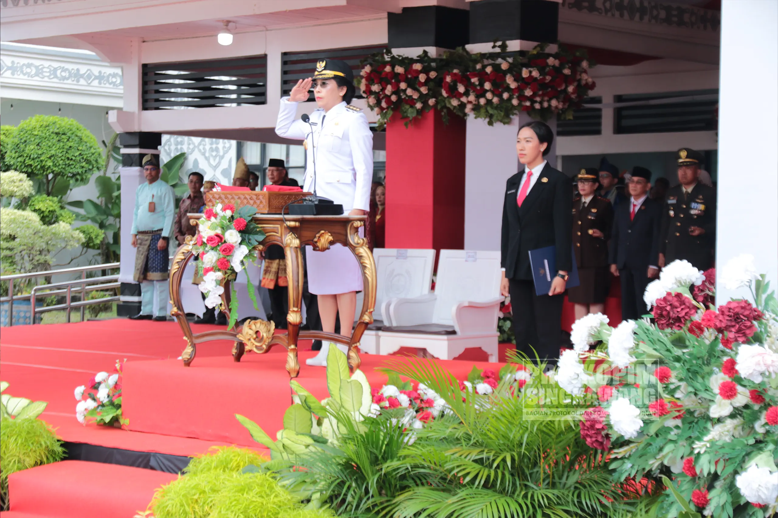 Tjhai Chui Mie Pimpin Upacara HUT ke-80 Republik Indonesia
