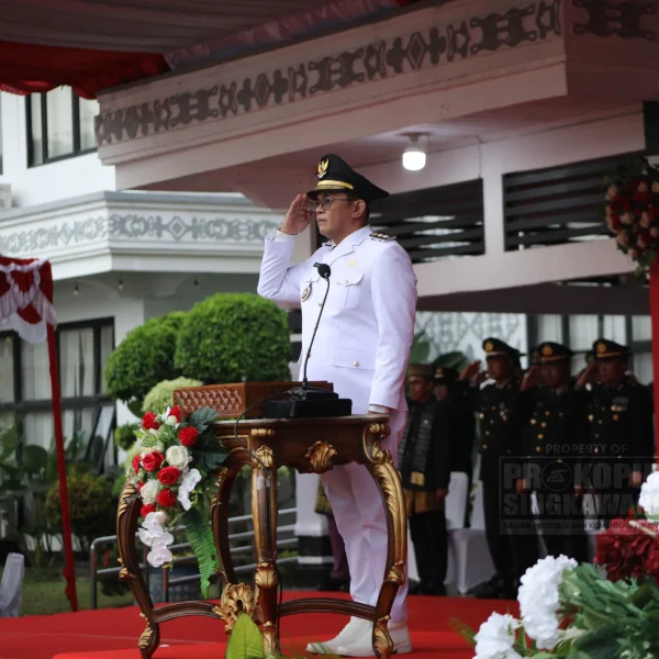 Upacara Penurunan Bendera HUT ke-80 Republik Indonesia