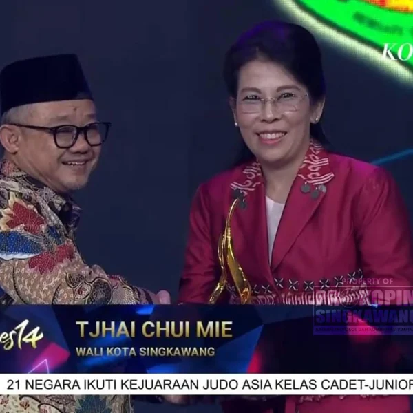 Tjhai Chui Mie Terima Penghargaan Akses dan Infrastruktur Pendidikan Oleh Kompas TV